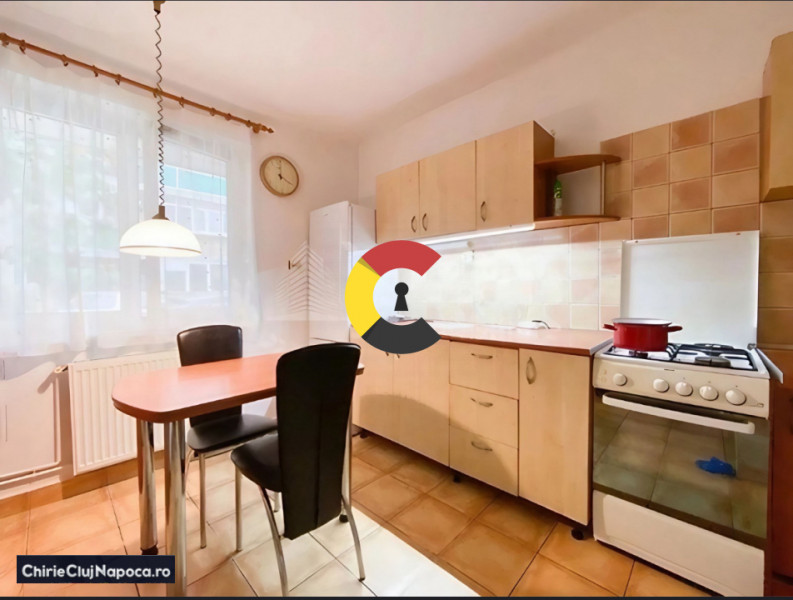 Inchiriez apartament cu 2 camere central