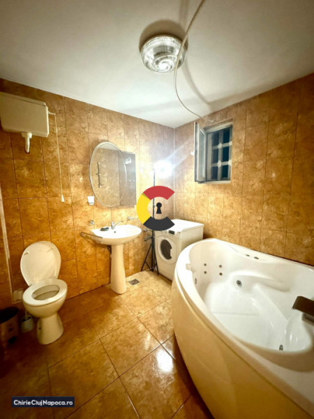 Apartament spatios cu 2 camere, CENTRU, zona Parcului Central, parcare