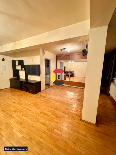 Apartament spatios cu 2 camere, CENTRU, zona Parcului Central, parcare