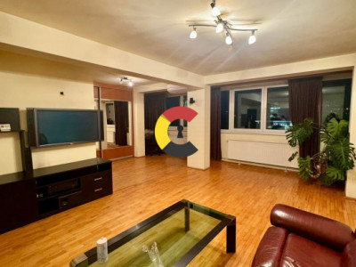 Apartament spatios cu 2 camere, CENTRU, zona Parcului Central, parcare