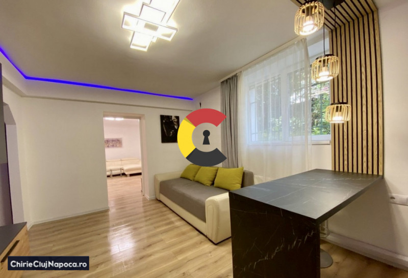 Apartament renovat cu 2 camere, la casa, Centru , zona P-ta Unirii