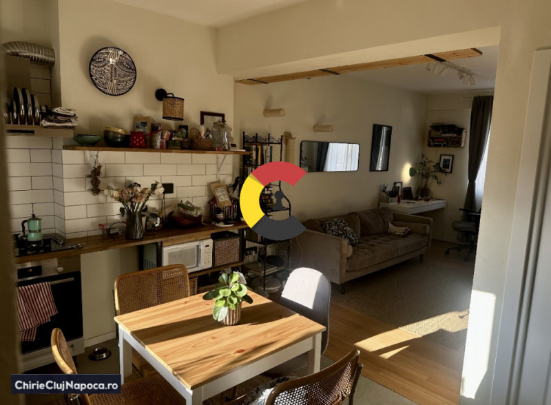 Apartament cu 2 camere, Centru, zona Facultatii de Litere