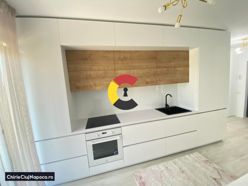 APARTAMENT LUMINOS - CU PARCARE SUBTERANA - ZONA PODULUI IRA!