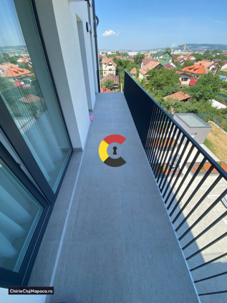 APARTAMENT LUMINOS - CU PARCARE SUBTERANA - ZONA PODULUI IRA!