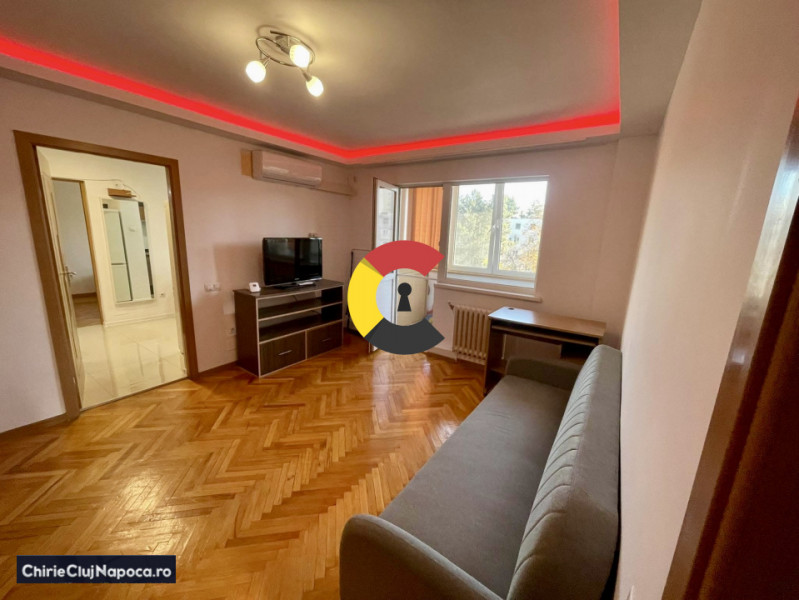 Apartament studențesc cu 3 camere, Manastur, zona Bucium, 2 garaje
