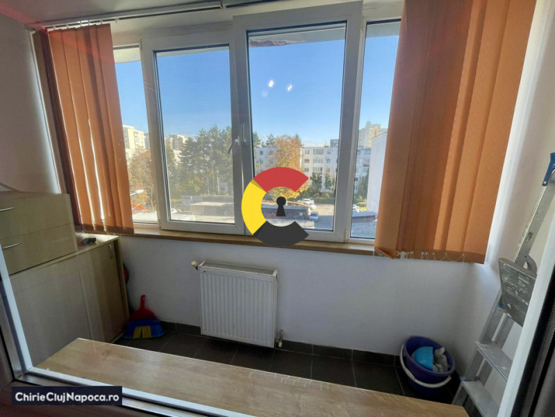 Apartament studențesc cu 3 camere, Manastur, zona Bucium, 2 garaje