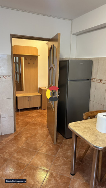 Apartament cu 2 camere decomandate în zona Calea Baciului
