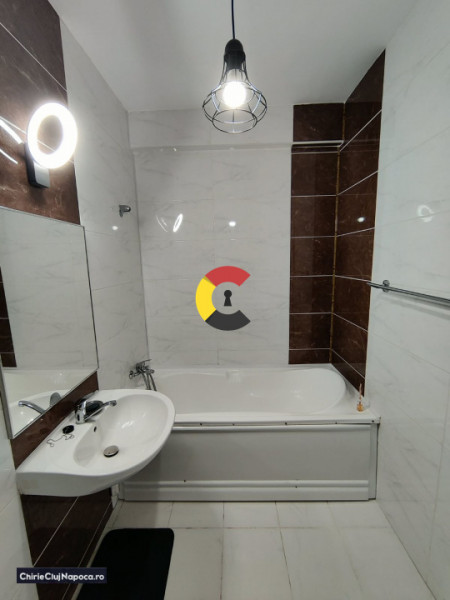 Apartament 2 camere decomandate, aproape de centrul orașului 