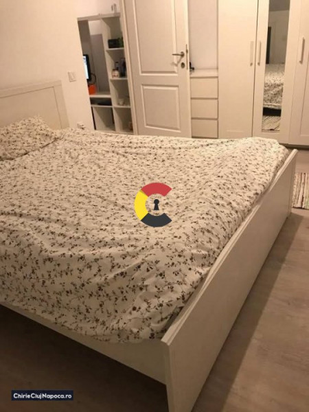 Apartament fain (living-bucatarie, dormitor) zona Auchan Iris 