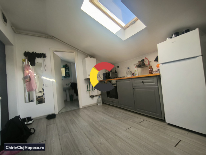 Apartament fain (living-bucatarie, dormitor) zona Auchan Iris 