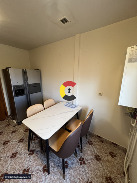 UMF, Apartament 3 camere decomandate + 2 balcoane + parcare 