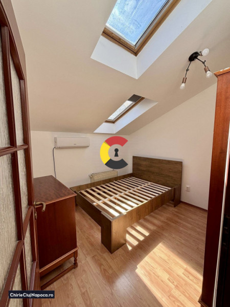 Apartament cu 3 camere, la casa, Centru, zona Mihai Viteazu