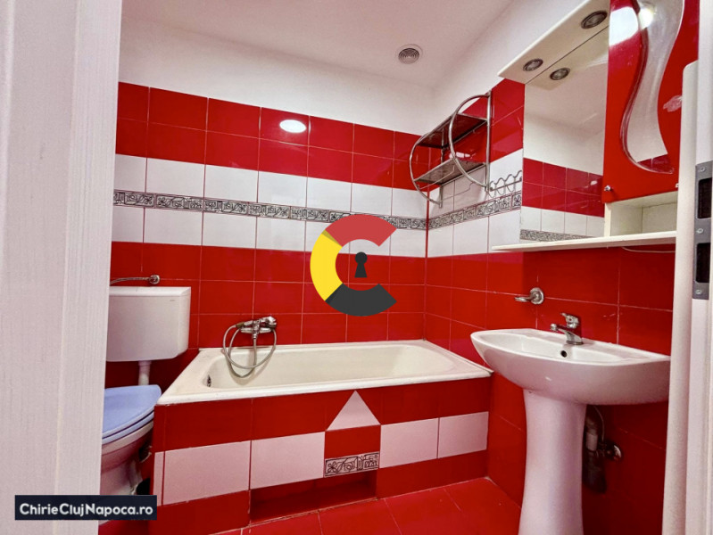 Casa cu 3 camere, Centru, zona Mihai Viteazu