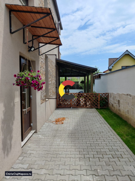 Apartament lux compus din 2 dormitoare + living cu bucătărie + terasă 