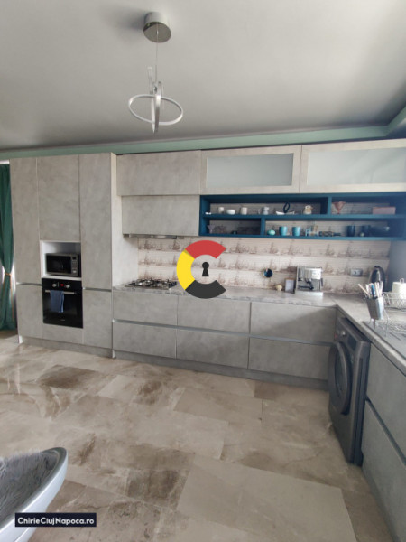 Apartament lux compus din 2 dormitoare + living cu bucătărie + terasă 