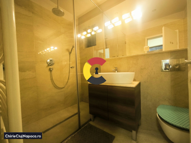 Casa individuala frumoasa + curte proprie in Centrul Clujului!