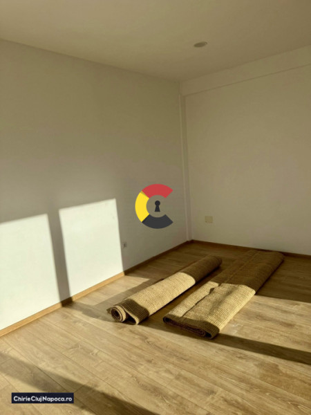 Apartament cu 2 camere, Gruia, zona 7 strazi, parcare subterana 