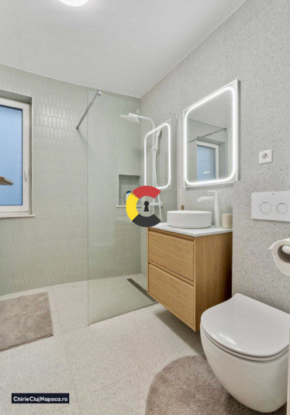 Apartament cu 2 camere, Europa, zona OMV, parcare 