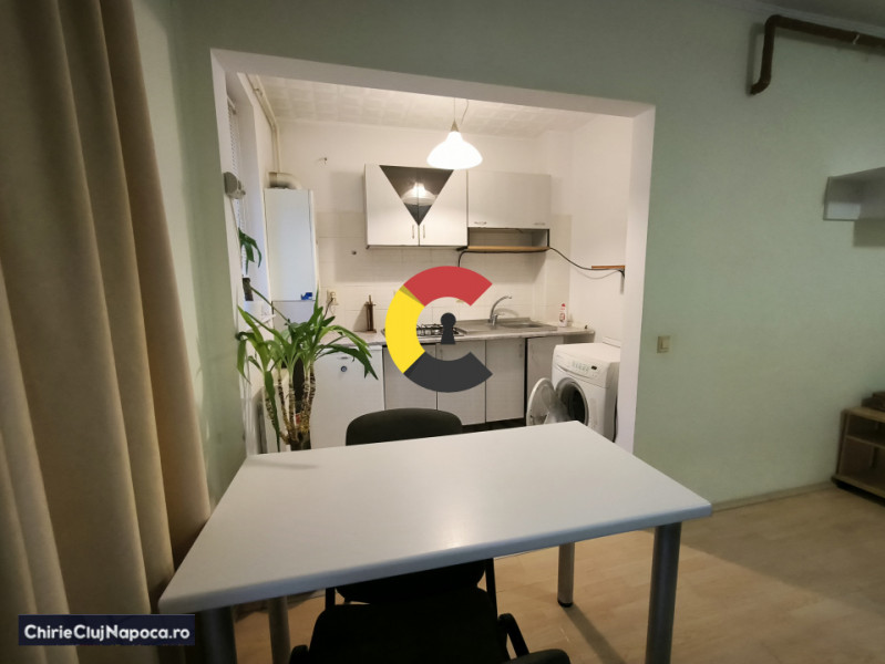 Apartament fain cu 1 camera (42 mp) str Porii - Floresti 