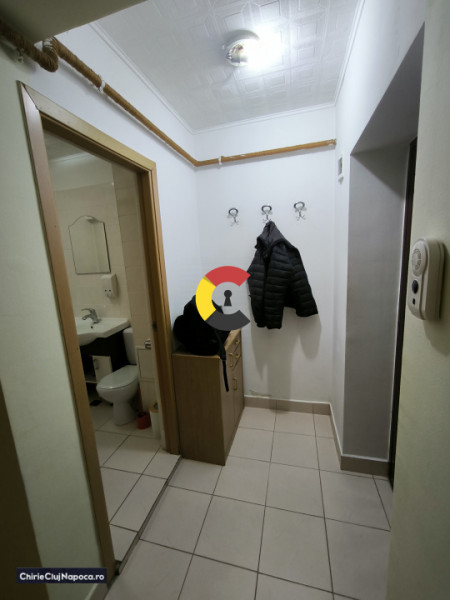 Apartament fain cu 1 camera (42 mp) str Porii - Floresti 