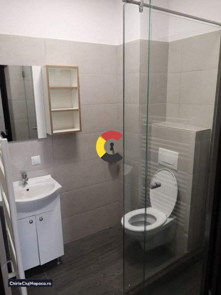 Apartament (living-bucatarie, dormitor) bloc nou, zona strazii Horea