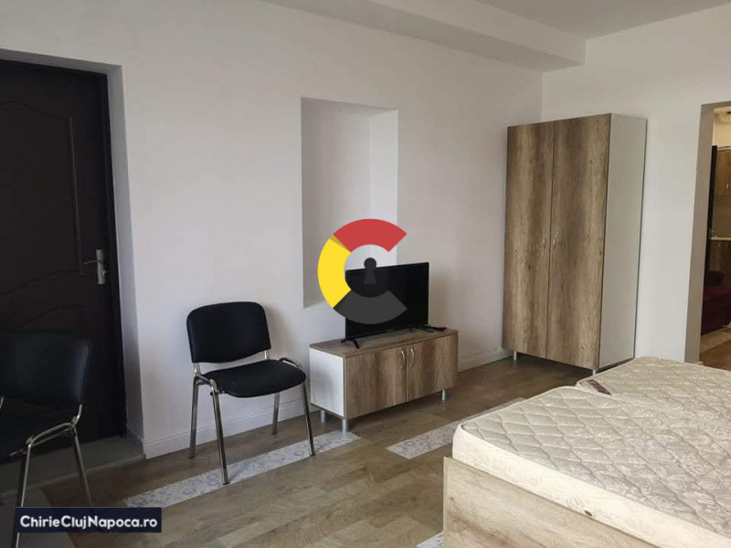 Apartament (living-bucatarie, dormitor) bloc nou, zona strazii Horea