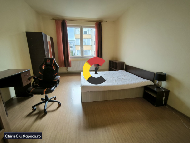 Apartament spatios cu 4 dormitoare + living, zona Campului Manastur 