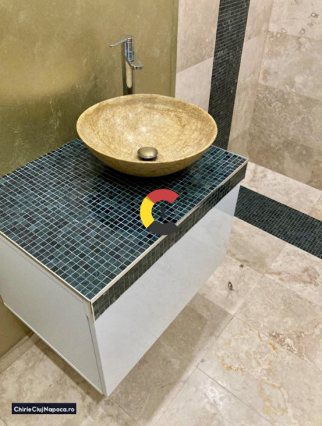 Apartament cu 2 camere si balcon, Europa, zona Leroy Merlin, parcare