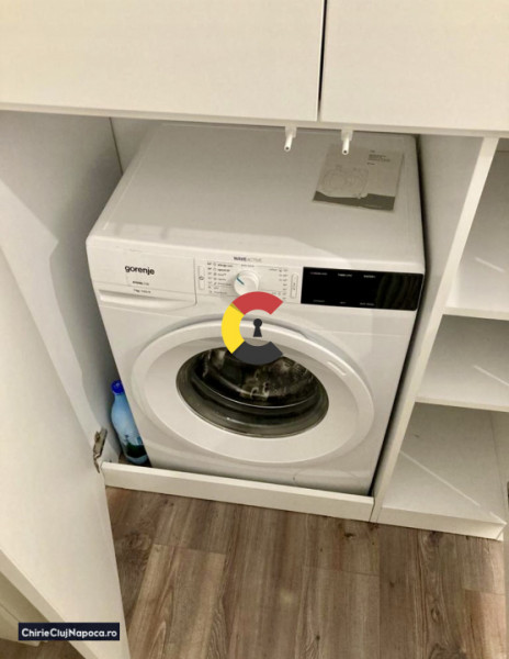 Apartament cu 2 camere si balcon, Europa, zona Leroy Merlin, parcare