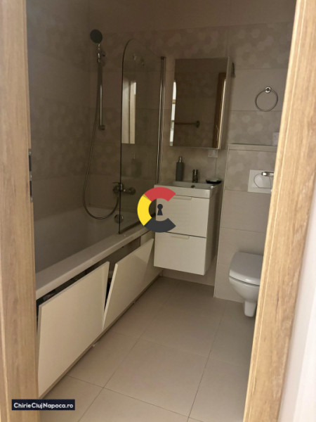 Apartament cu 2 camere si terasa, Andrei Muresanu, zona Observator, parcare