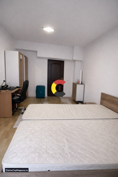 Garsoniera moderna, bloc nou, zona strazii Horea/Gara