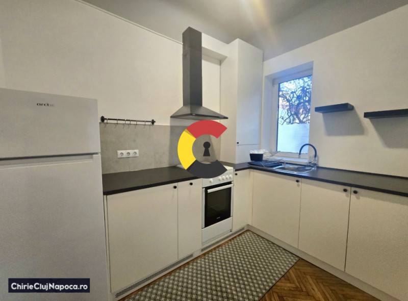 Apartament cu 2 camere si dressing, Semicentral, zona Horea