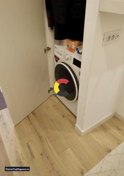 Apartament cu 2 camere, Semicentral, zona Traian, parcare proprie