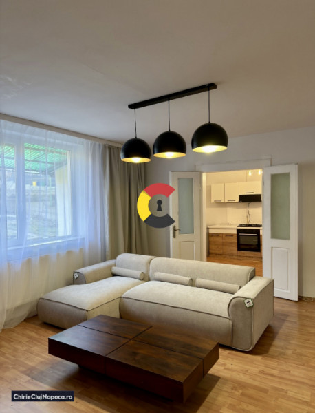 Casa cu 2 camere si gradina proprie, Gruia, zona Stadion CFR, parcare 