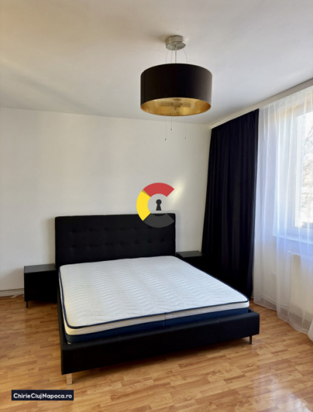 Casa cu 2 camere si gradina proprie, Gruia, zona Stadion CFR, parcare 