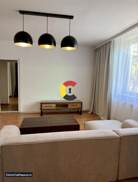 Casa cu 2 camere si gradina proprie, Gruia, zona Stadion CFR, parcare 