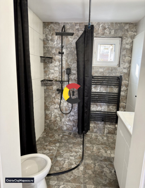 Casa cu 2 camere si gradina proprie, Gruia, zona Stadion CFR, parcare 