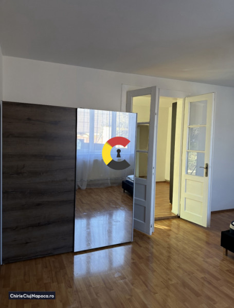 Casa cu 2 camere si gradina proprie, Gruia, zona Stadion CFR, parcare 