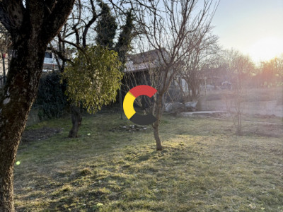Casa cu 2 camere si gradina proprie, Gruia, zona Stadion CFR, parcare 
