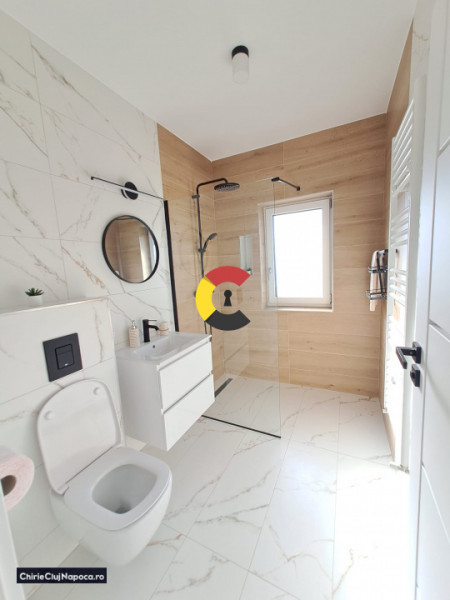 Apart. deosebit cu 2 camere, str Avram Iancu, 5 min cu masina de VIVO