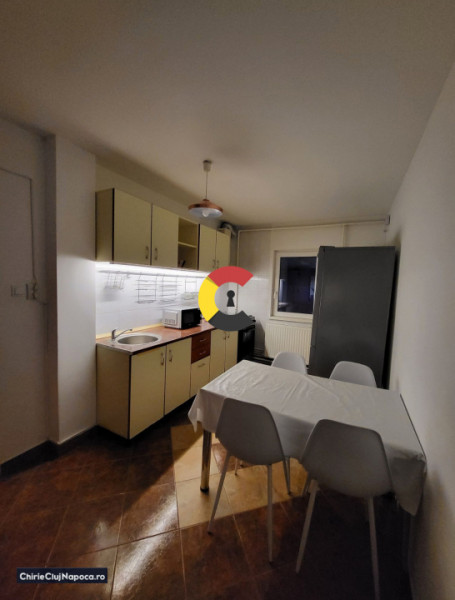 Apartament cu 2 camere+balcon, cart. Mănăștur, 4-5 statii de centru 