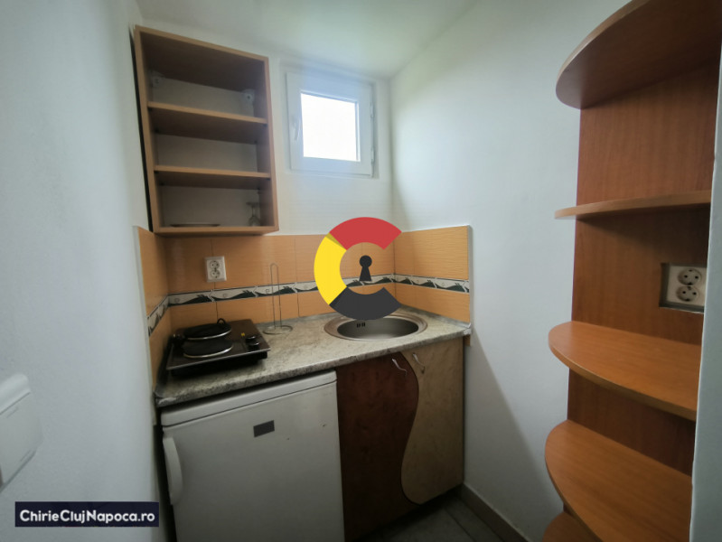 Garsonieră micuță studențească la casă zona Kaufland Mărăști, 