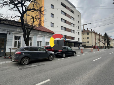 T. Mosoiu | Ap la casa zona Facultății de Drept | intrare separat, curte comuna