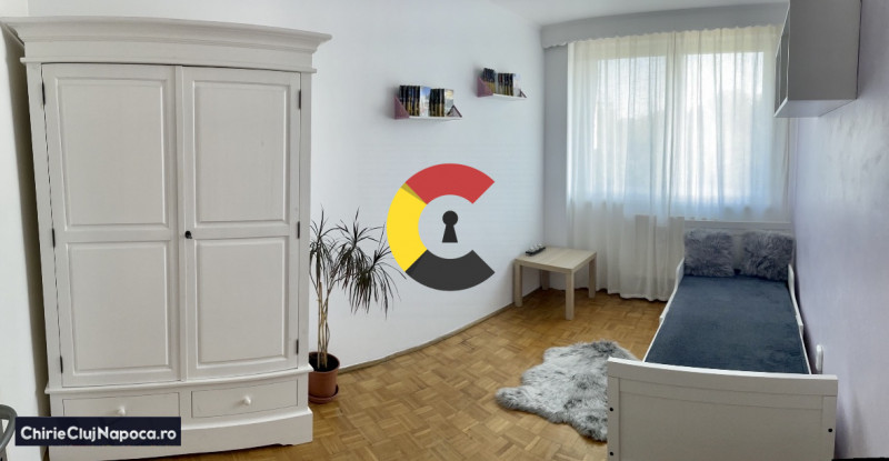 Apartament cu 3 camere si balcon, Centru, zona Parcului Central