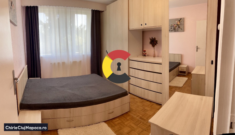 Apartament cu 3 camere si balcon, Centru, zona Parcului Central