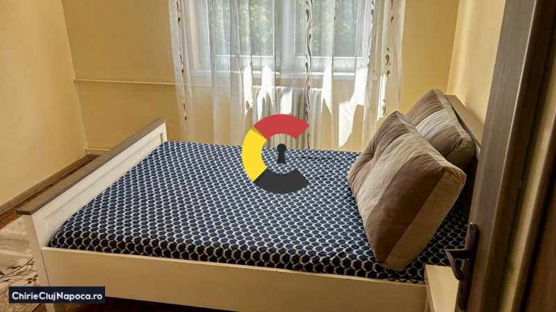Apartament cu 2 camere si balcon, Semicentral, zona Horea