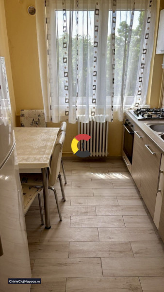 Apartament cu 2 camere si balcon, Semicentral, zona Horea