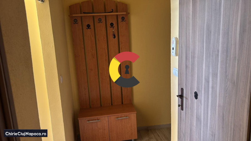 Apartament cu 2 camere si balcon, Semicentral, zona Horea