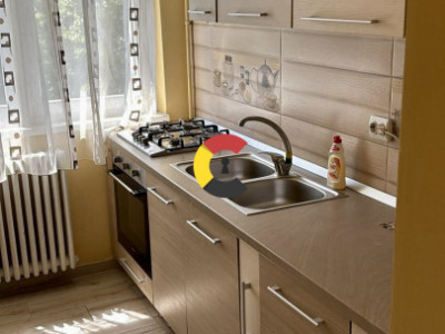 Apartament cu 2 camere si balcon, Semicentral, zona Horea