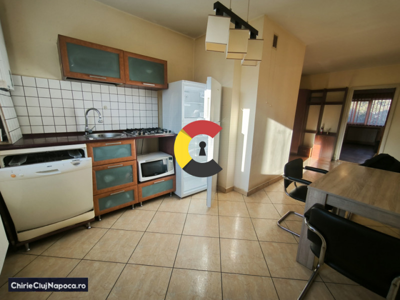 Ap. studentesc cu 3 camere, zona Big Belly/USAMV, 2 statii de Centru